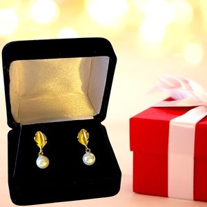 Gold feather and pearl earrings